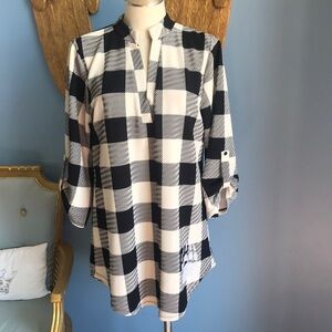 Gameday cream & black plaid V neck 3/4 sleeves asymmetric flowy tunic size L